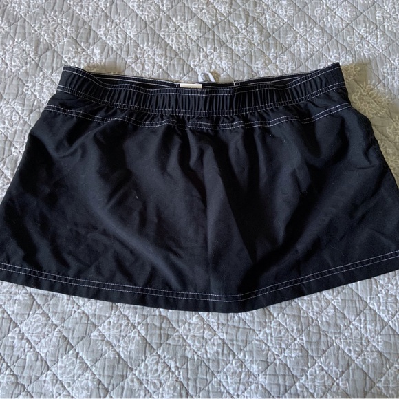 Nike swim suit bottom black skirt with attached briefs under, size large - Picture 3 of 8